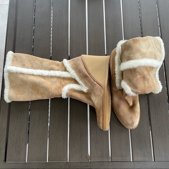 Y2K STYLE SUEDE COACH LOGO BOOTS WITH FAUX FUR!! - Picture 5 of 13